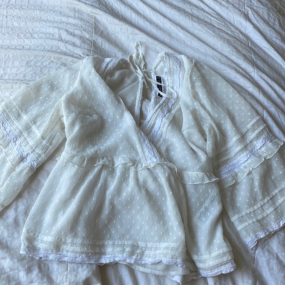 cute white top with lace v top
